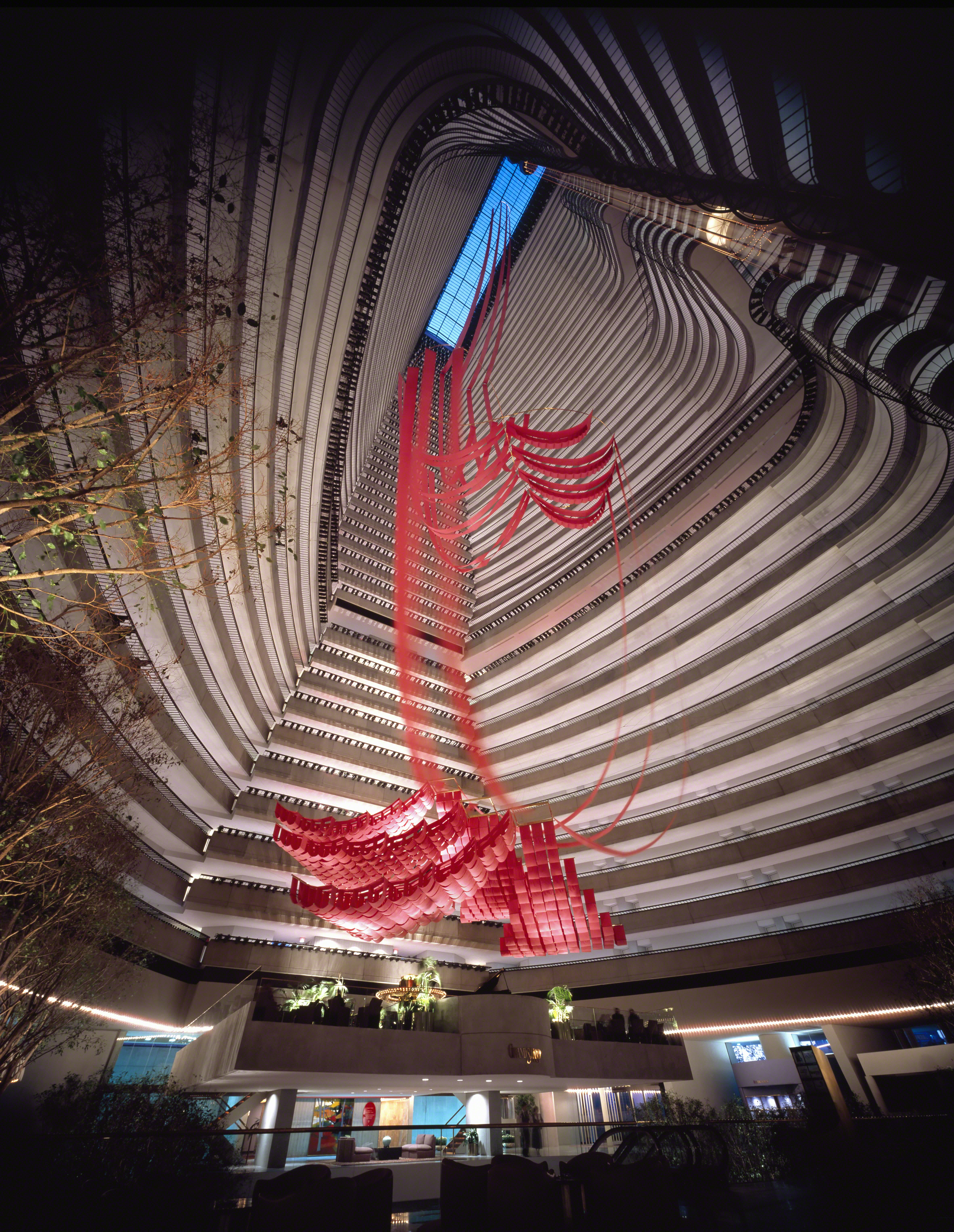 Atlanta Marriott Marquis, Atlanta, Georgia, USA. Red fabric sculpture by Daniel Graffin. Photo: Jaime Ardiles-Arce.