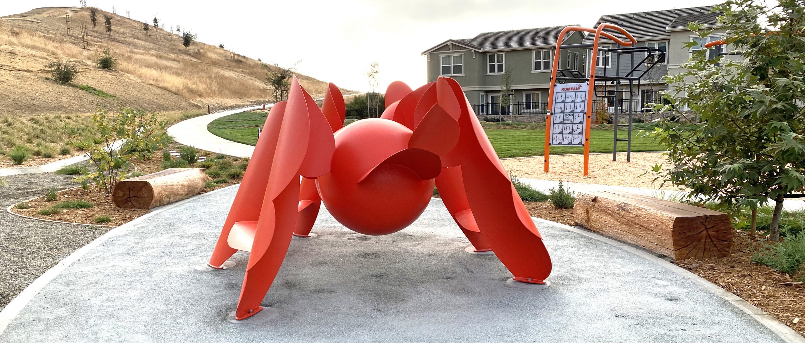 Arachnicat, an eco-friendly biomorphic sculpture & play structure