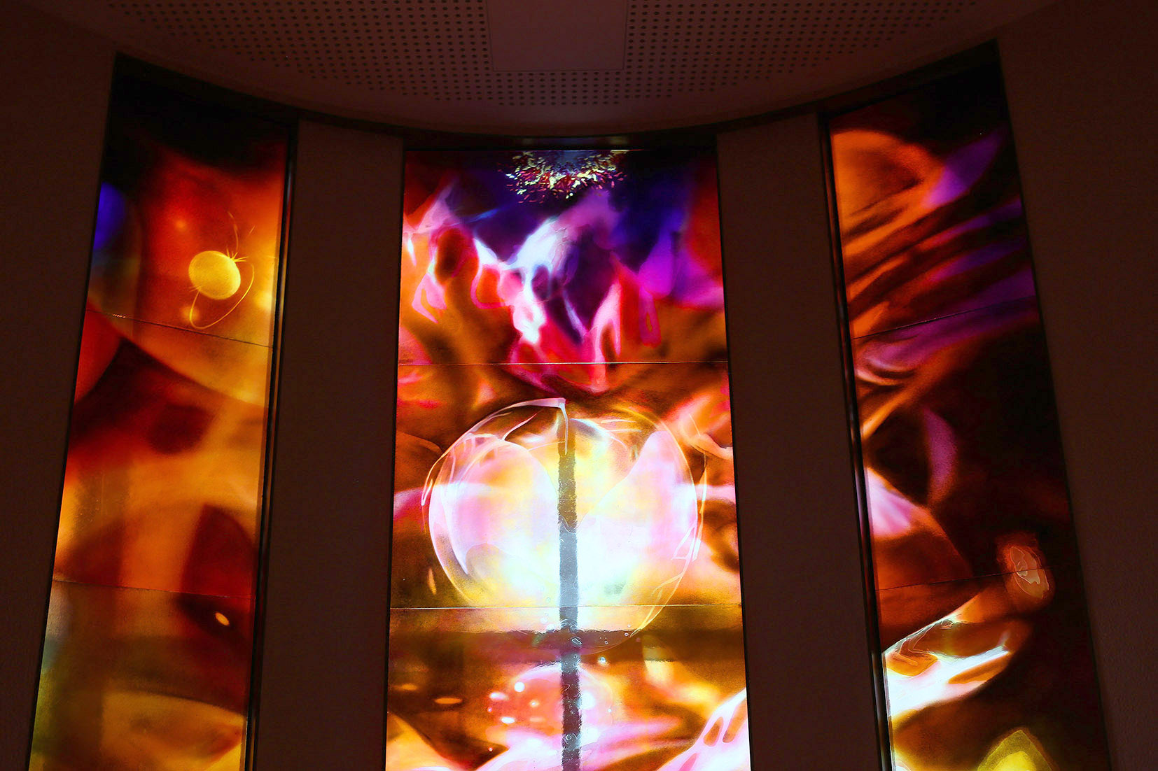 Redeemer Chapel, Triptych Cosmic Christ