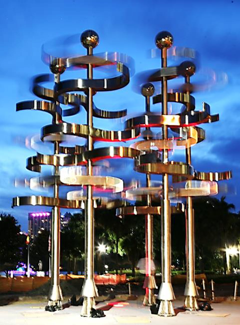 Kinetic Wind and Light Sculpture UNION