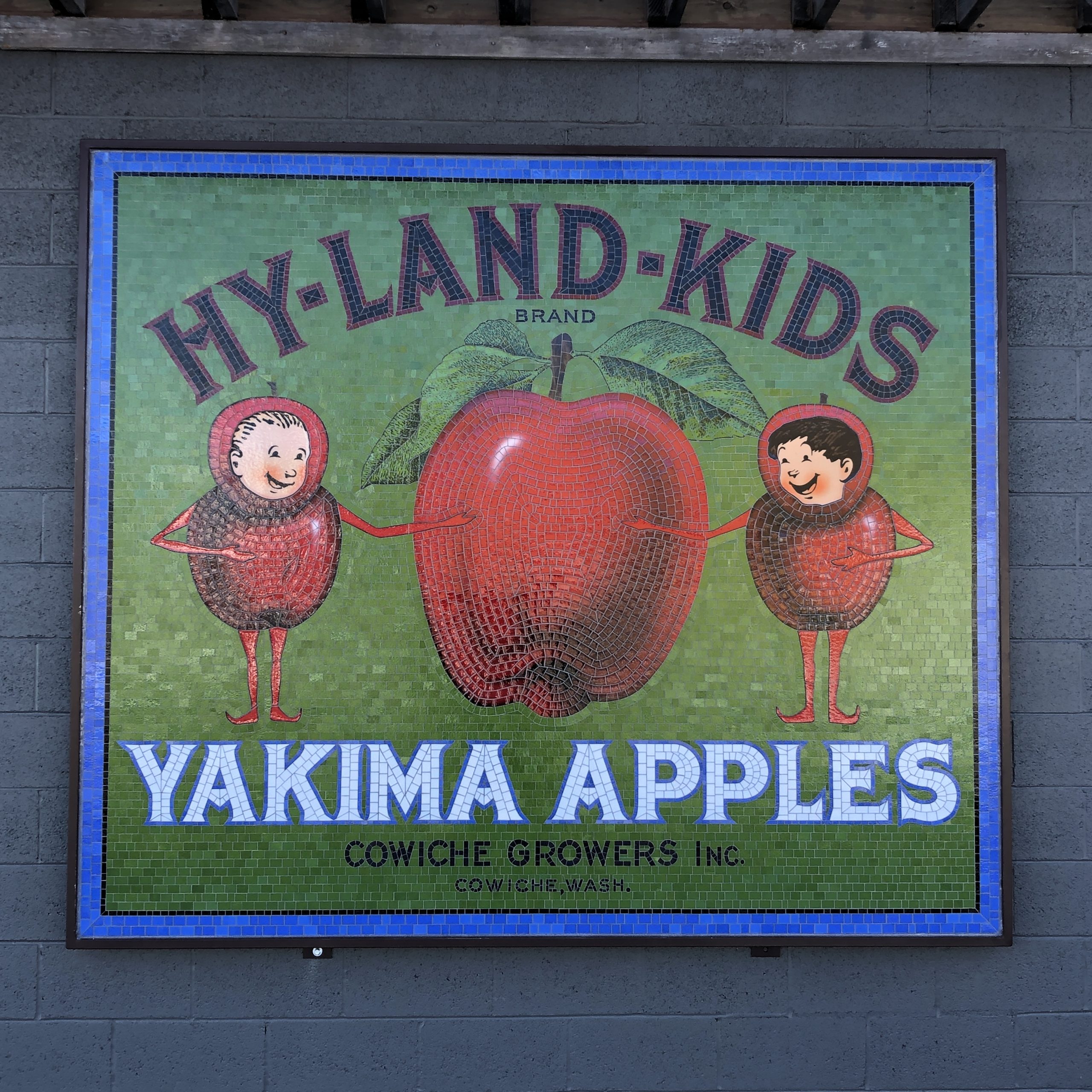 Historic Valley Fruit Labels, Tieton, Washington