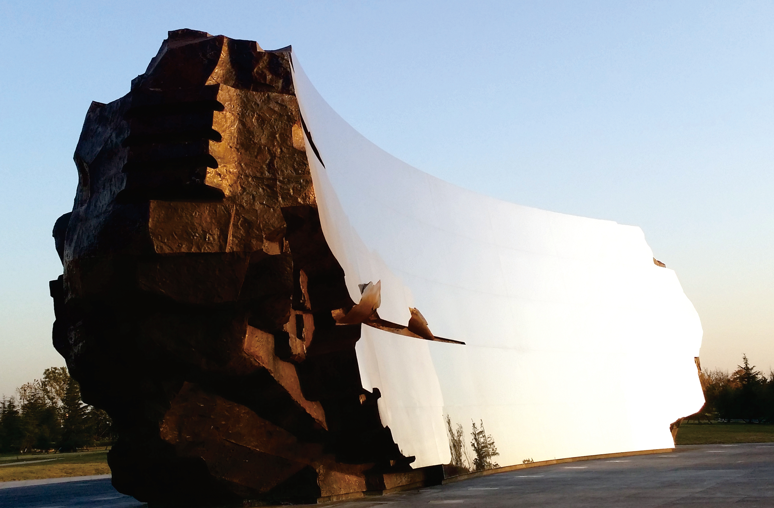 Curved mirror stainless steel facade-Invisible Realm
