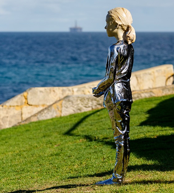 Stainless steel figure sculpture-Reflection
