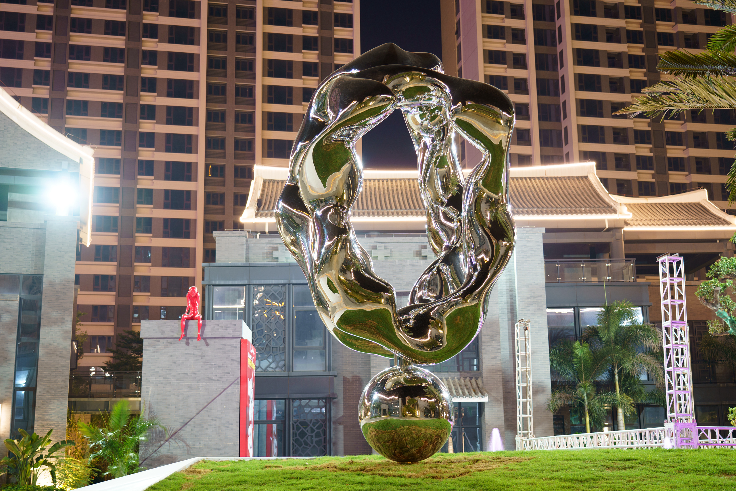 Mirror Polished Stainless Steel Sculpture-Symbol Sculpture