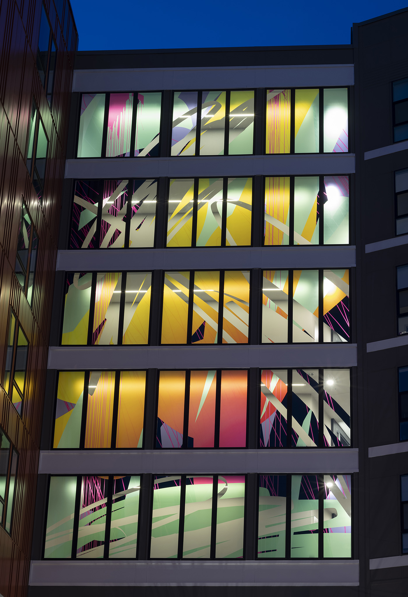 Five Story Window Mural, Modera Prominence