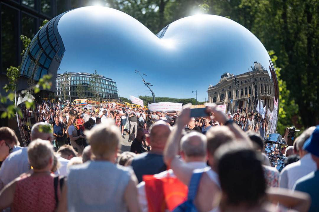 Mirror Stainless Steel Heart Shaped Sculpture in Lodz
