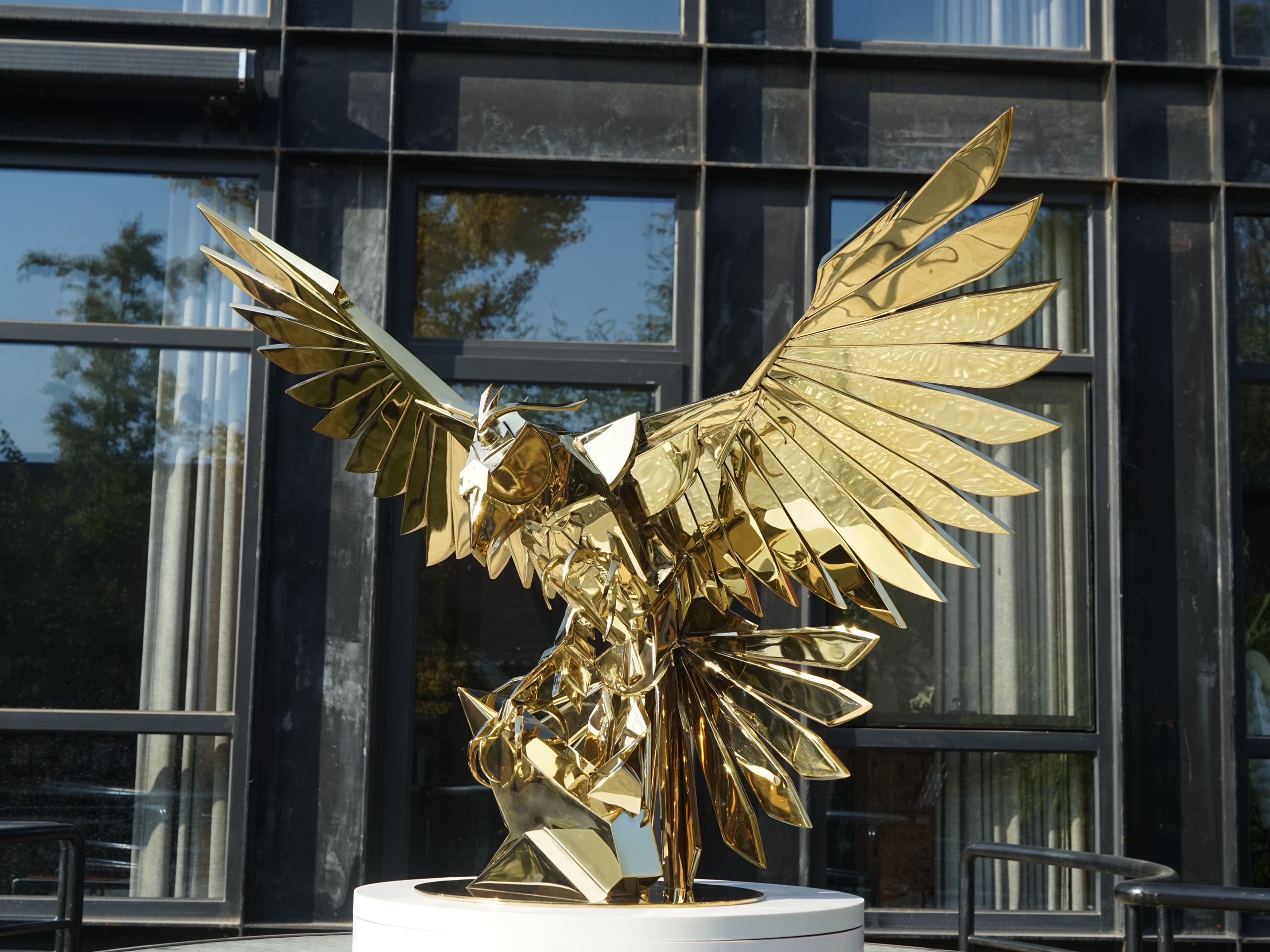 Gold Plating Stainless Steel Falcon Sculpture