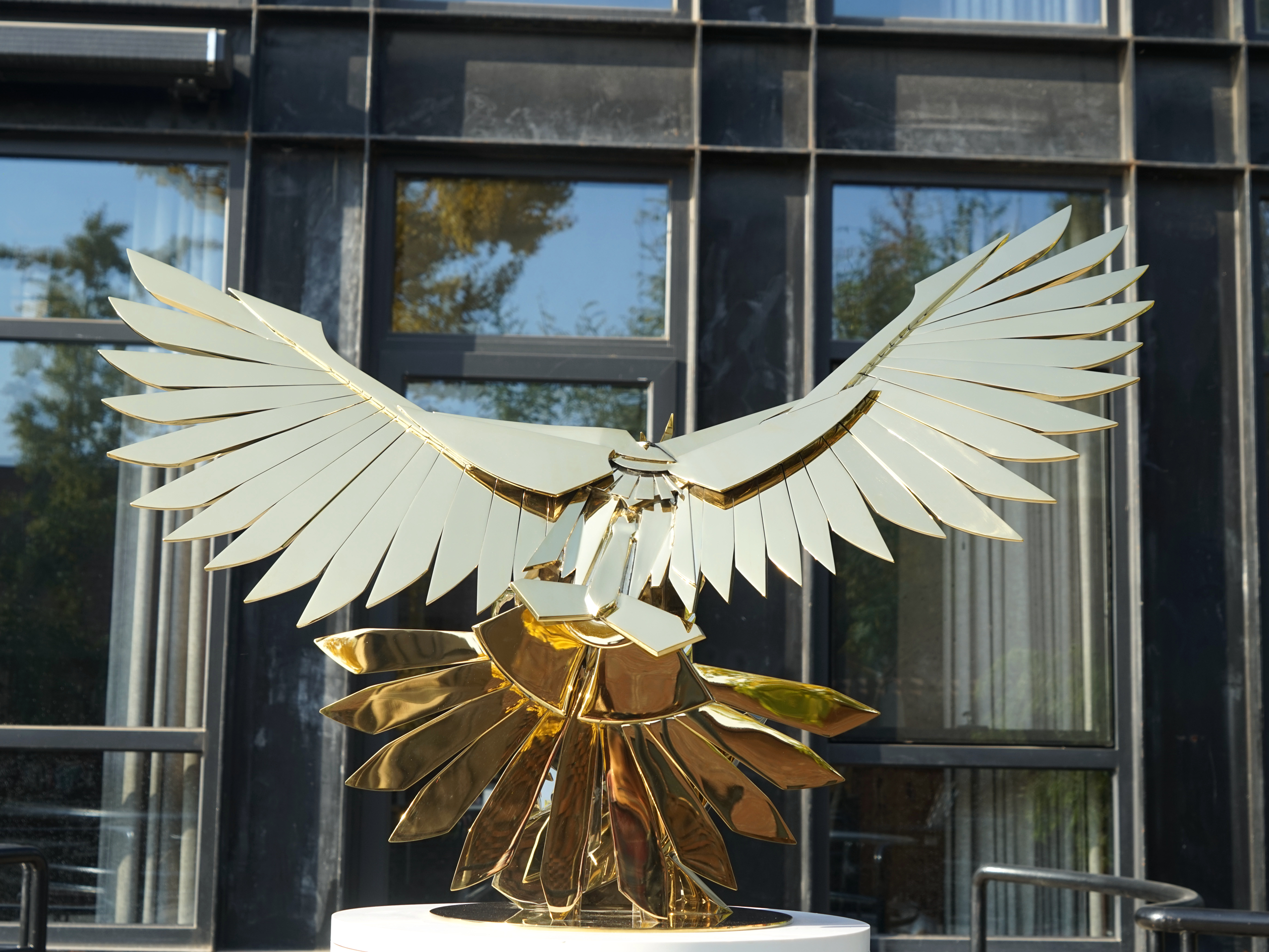 Gold Plating Stainless Steel Falcon Sculpture