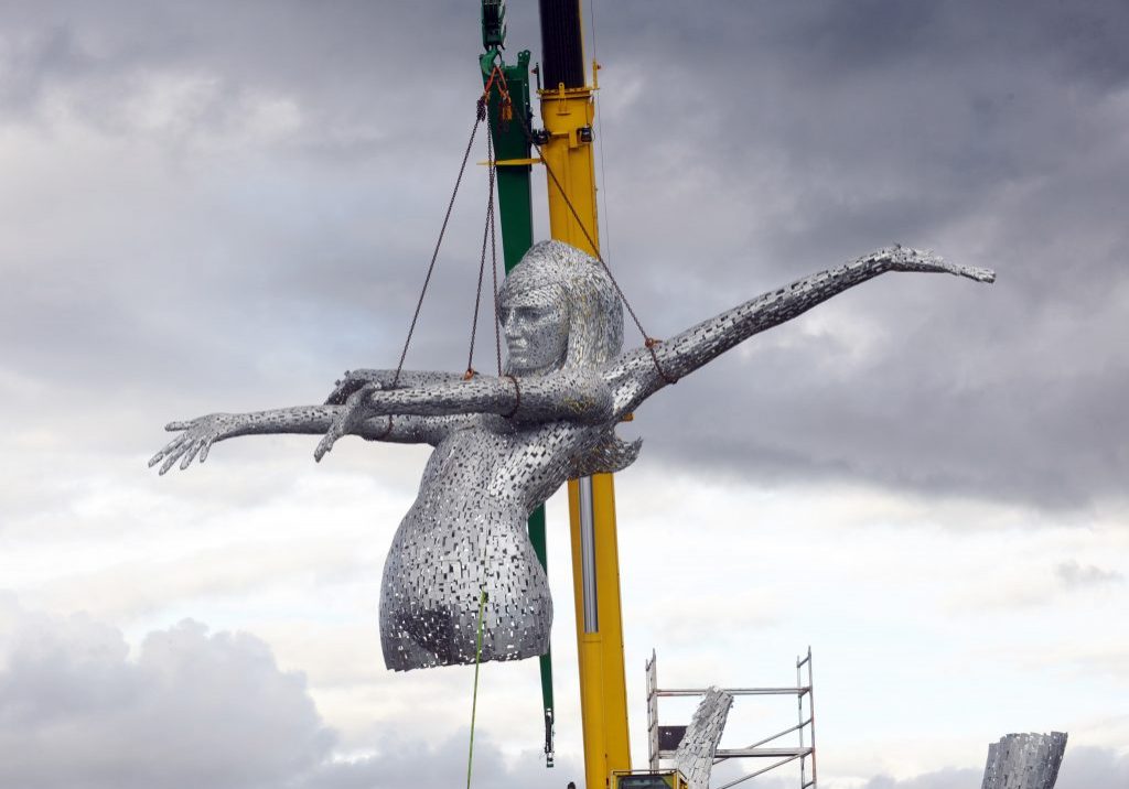 Cumbernauld Sculpture 'Arria' being installed today alongside the A80. Pictured Sculptor Andy Scott from Glasgow.